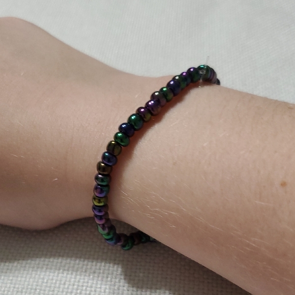 Dark Beaded Bracelet - Picture 2 of 3